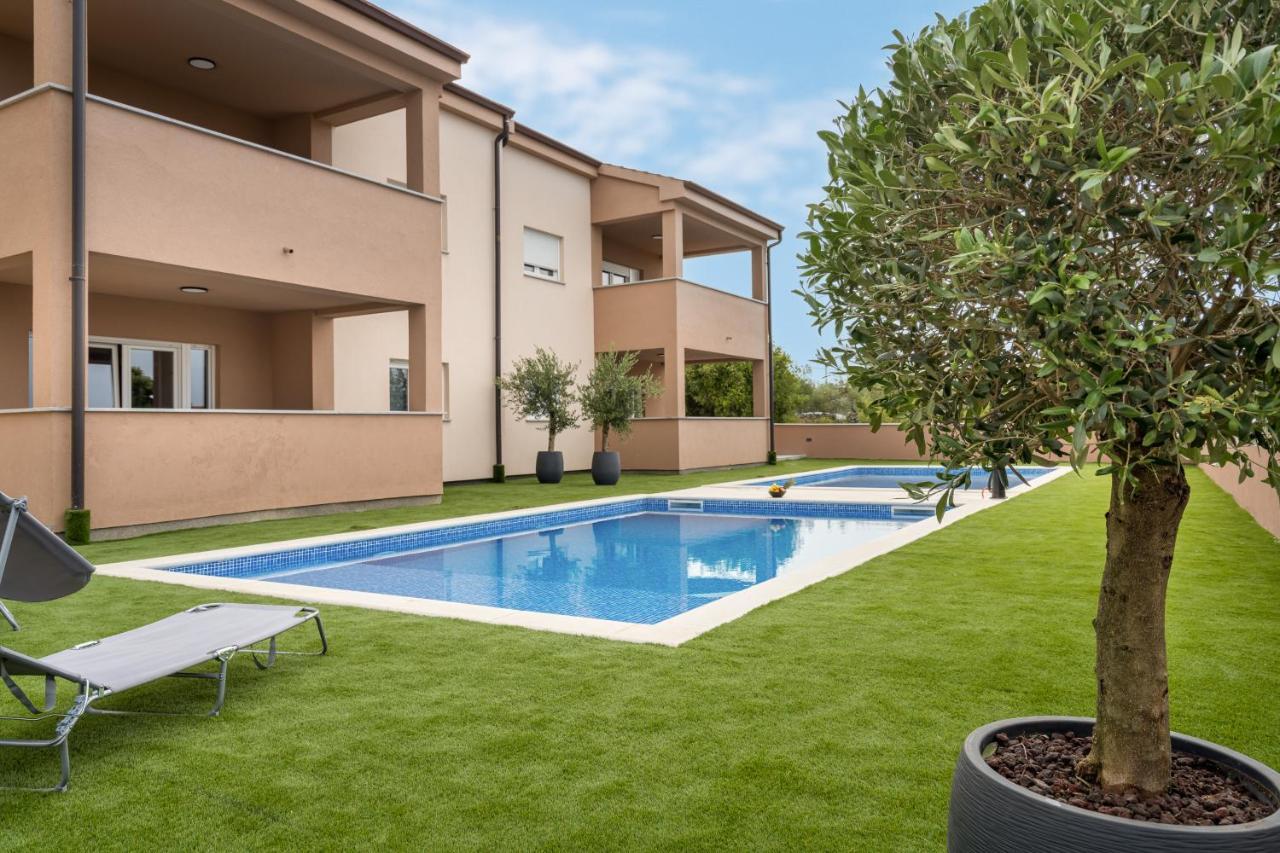 Apartmani Villa Ruby Linardici ภายนอก รูปภาพ
