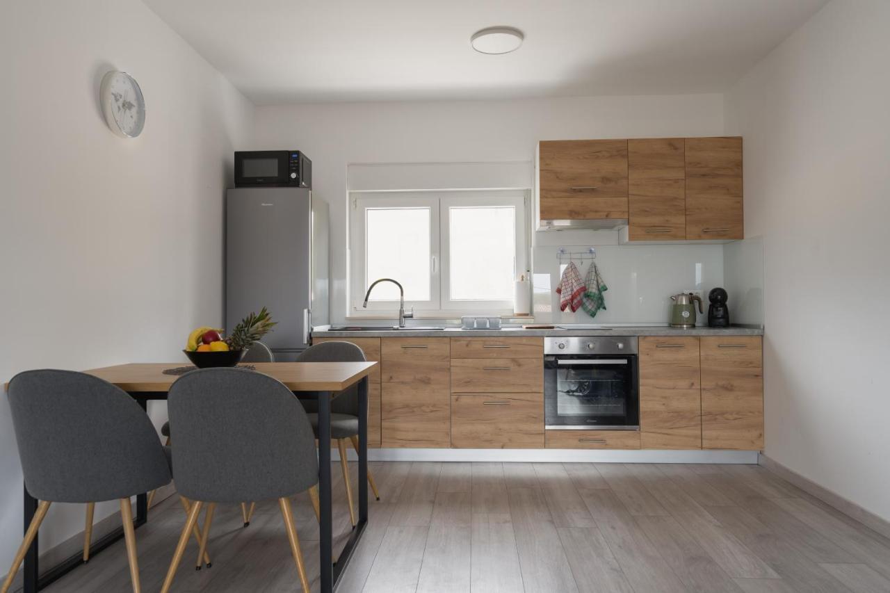 Apartmani Villa Ruby Linardici ภายนอก รูปภาพ
