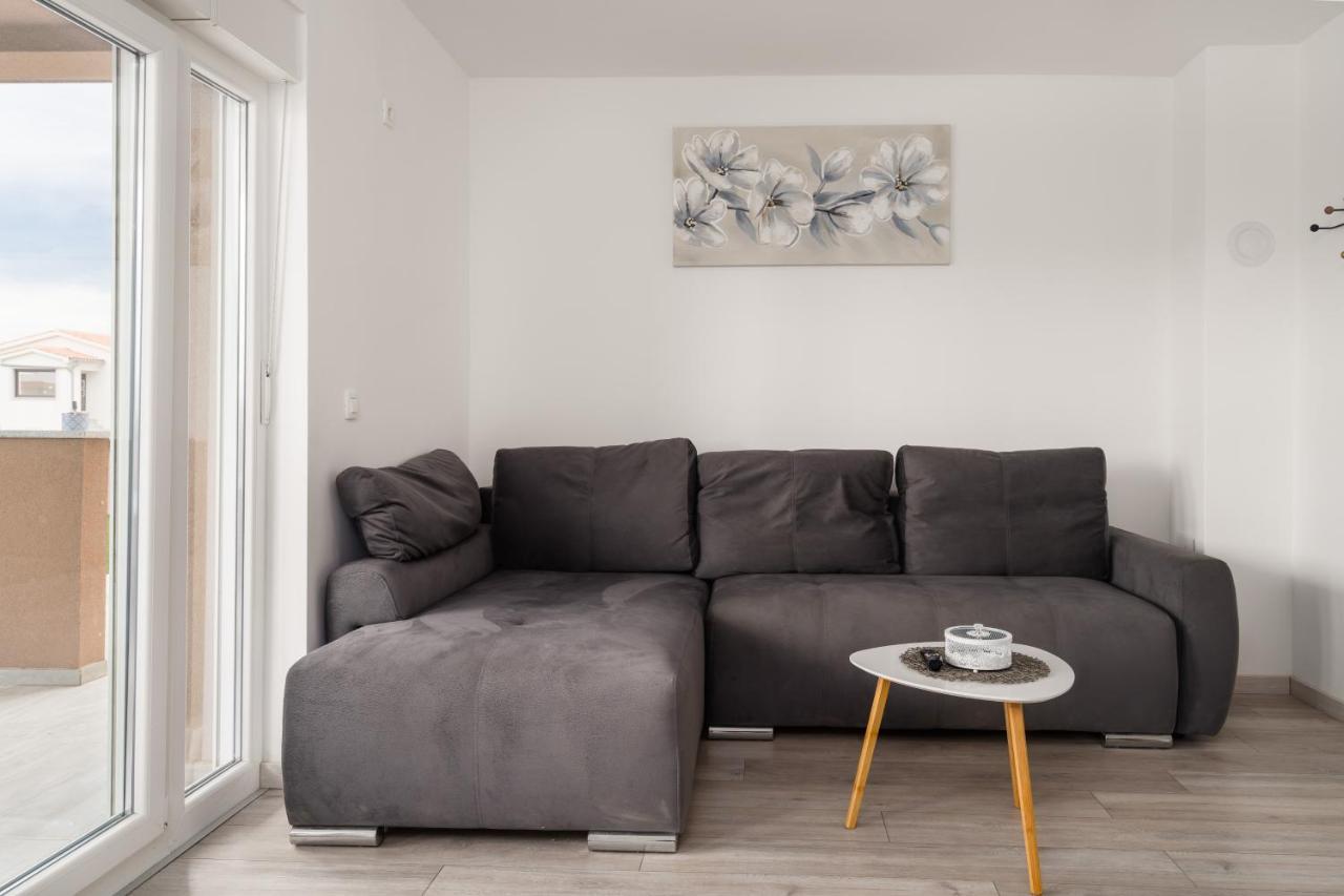 Apartmani Villa Ruby Linardici ภายนอก รูปภาพ