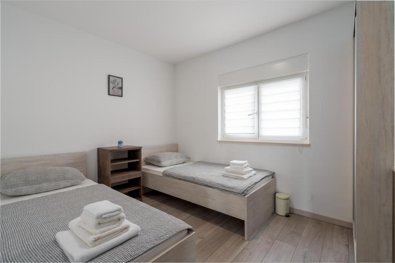 Apartmani Villa Ruby Linardici ภายนอก รูปภาพ